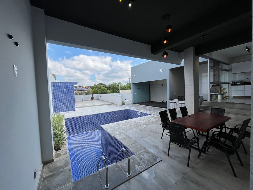 Casa para venda possui 300 metros quadrados com 4 quartos em Niteroi - Betim - Minas Gerais