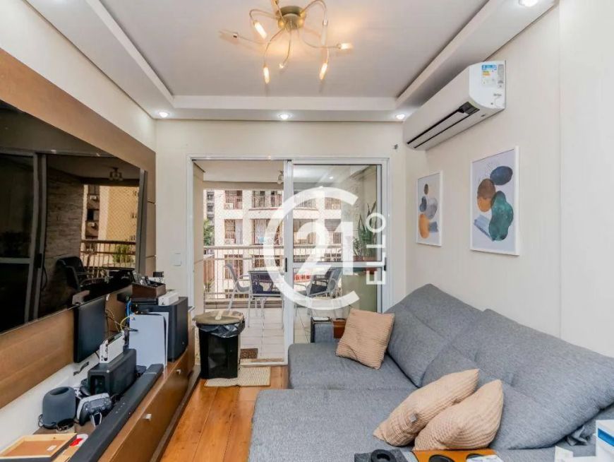 Apartamento moderno, reformado, no Itaim Bibi