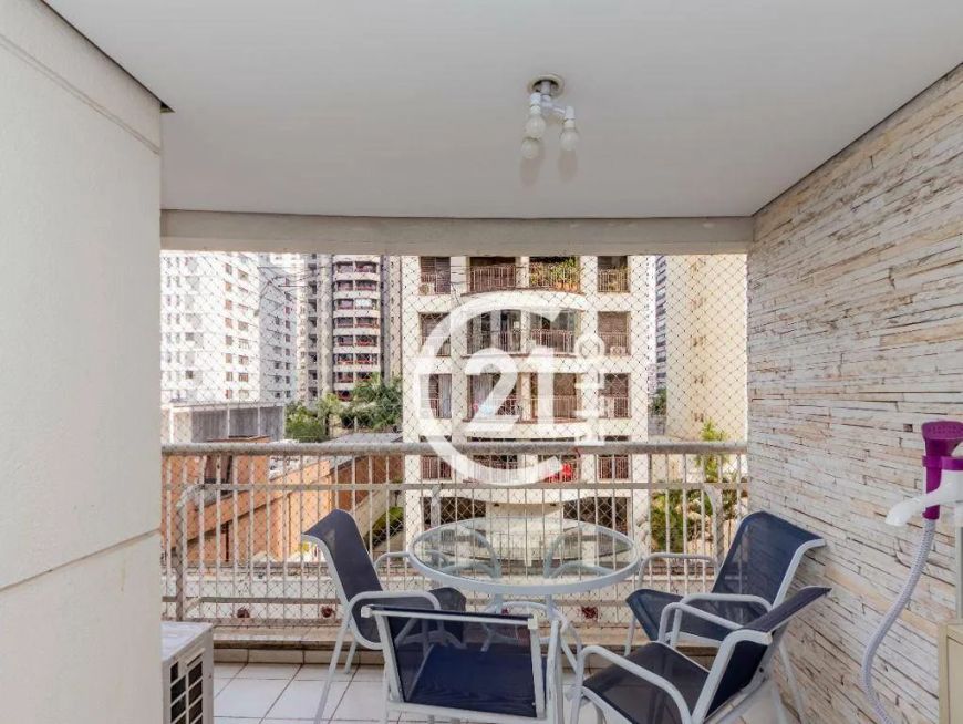 Apartamento moderno, reformado, no Itaim Bibi