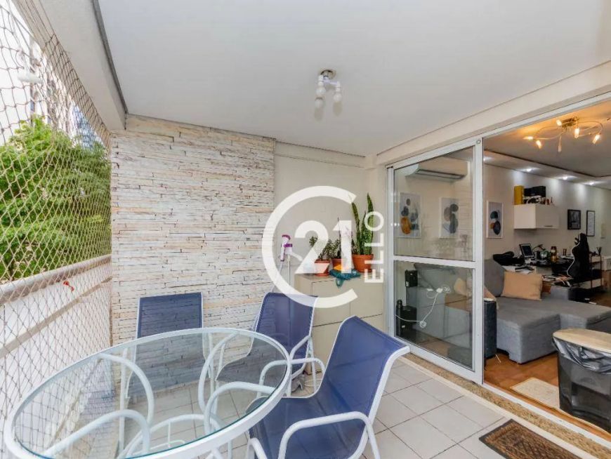 Apartamento moderno, reformado, no Itaim Bibi