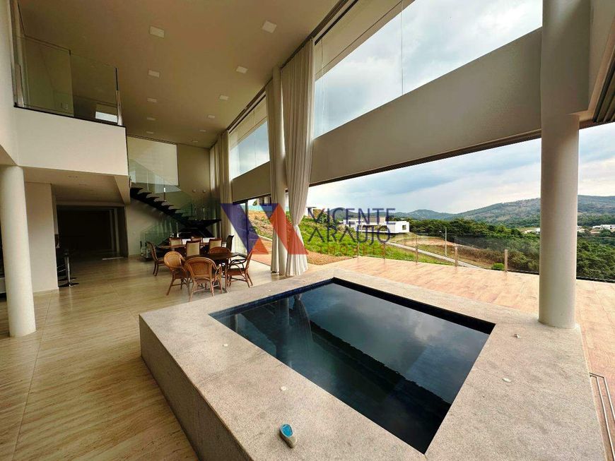 Casa com vista maravilhosa no Condomínio Valle da Serra - Betim/MG