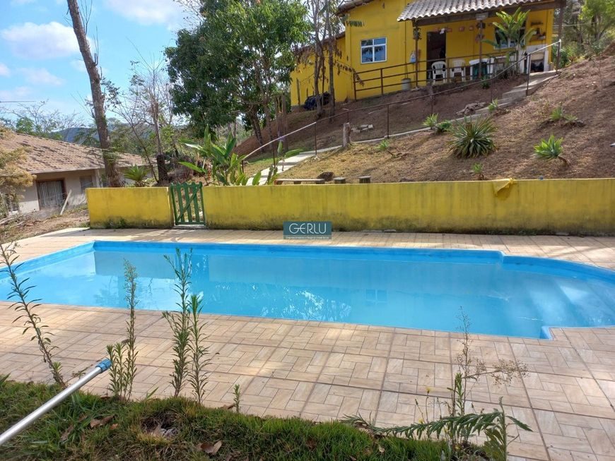 Chácara à Venda em Betim, Condomínio Fechado