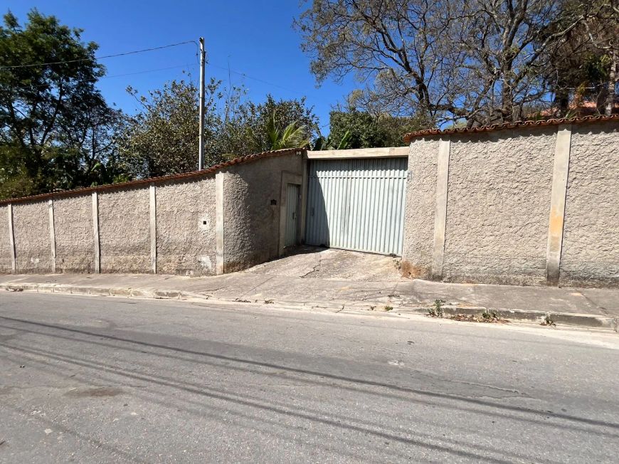 Imóvel para venda possui 5000 metros quadrados com 5 quartos em Petrovale - Betim - MG