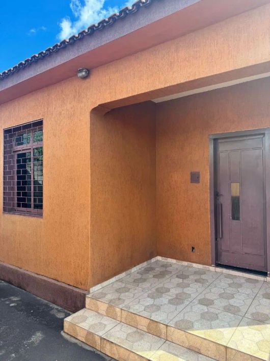 Betim - Casa Padrão - Centro
