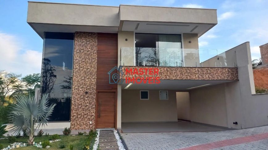 EXCELENTE CASA EM CONDOMÍNIO FECHADO