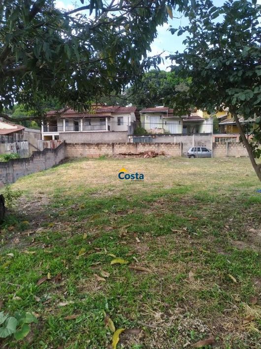 OPORTUNIDADE DE TER SUA CHÁCARA DENTRO DO CENTRO URBANO! TERRENO COM 1600m COM ÁGUA NOS FUNDOS NO BO