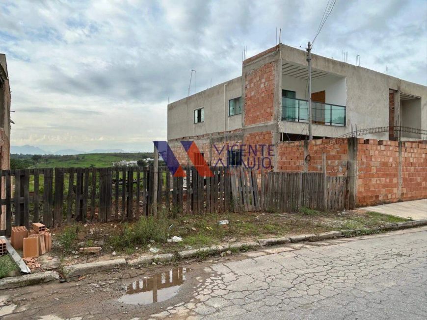 Lote com excelente topográfia e localização à venda, bairro Monte Verde em Betim.
