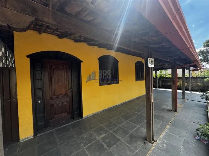Imóvel para venda tem 300 metros quadrados com 3 quartos