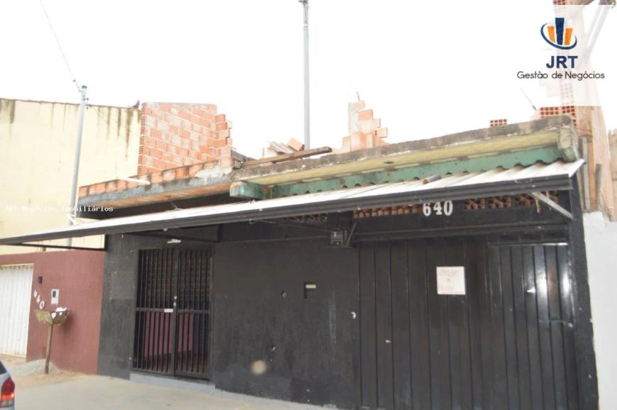 Casa com loja a venda no bairro Icaivera, Betim