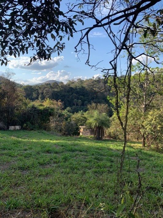 Lote/Terreno para venda tem 1000 metros quadrados no Condomínio Montserrat