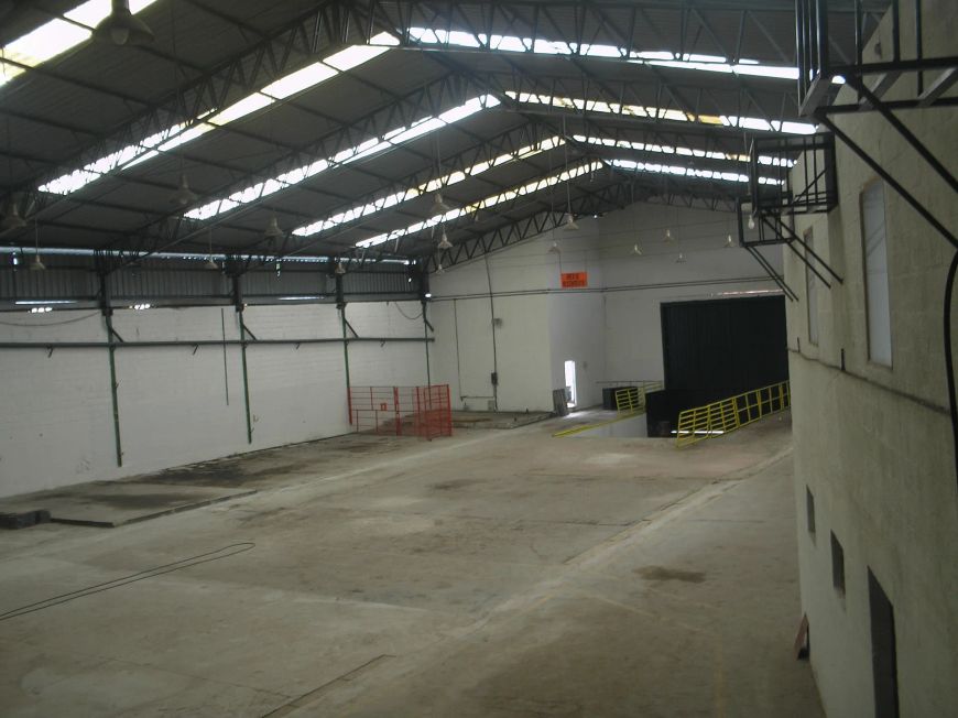 Excelente Galpão c/1500 m2 pé direito 8 m B. jardim Piemont em Betim -MG