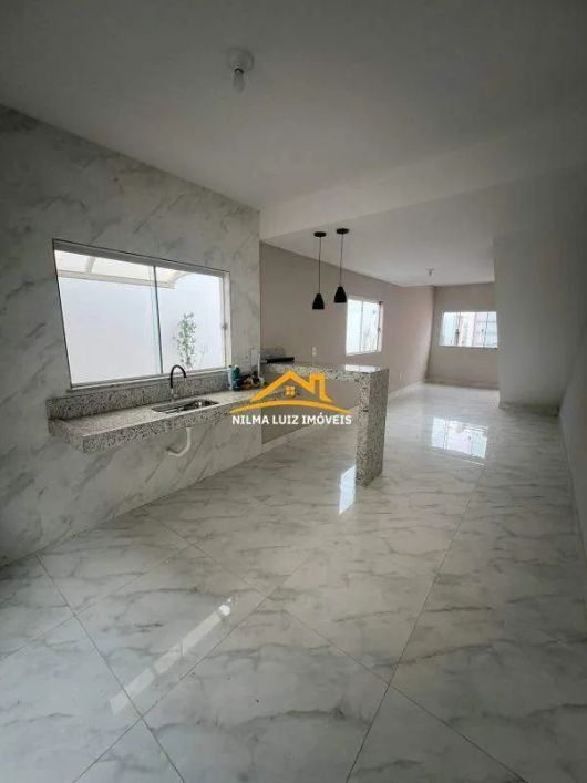 Apresentamos uma encantadora casa duplex localizada em Monte Verde, Betim - MG.