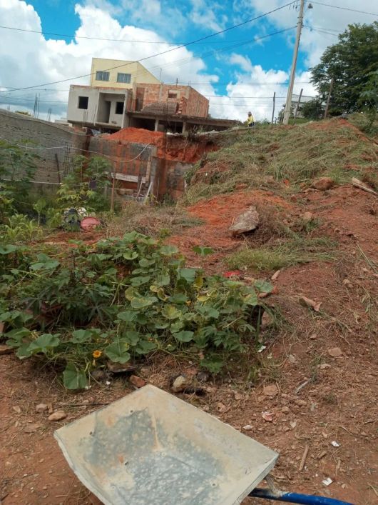 LOTE DE 200 m²