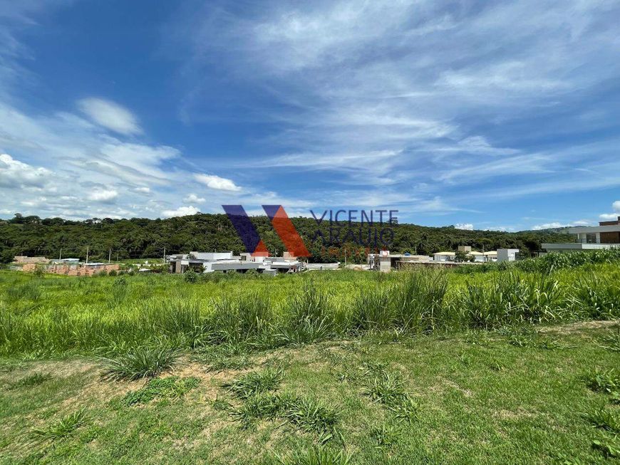 Lote de mil metros com excelente topografia a venda, condomínio Valle da Serra em Betim.