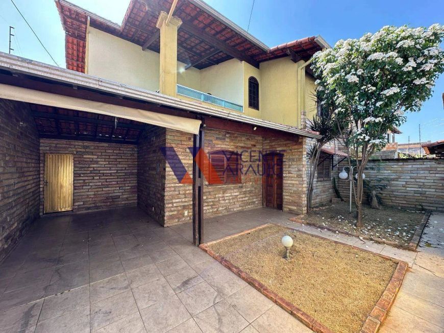 Casa super espaçosa com 4 quartos à venda, bairro Ingá, em Betim.