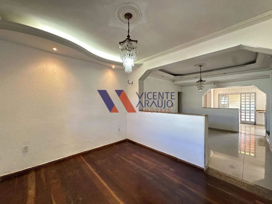 Casa super espaçosa com 4 quartos à venda, bairro Ingá, em Betim.