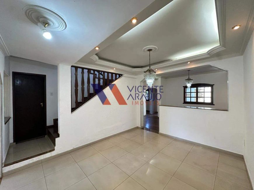 Casa super espaçosa com 4 quartos à venda, bairro Ingá, em Betim.