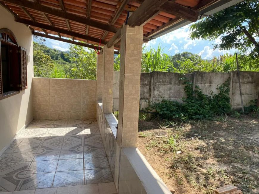 Chácara com 2000 metros, casa com 1 qto, muita área verde, em Califórnia - Betim - MG