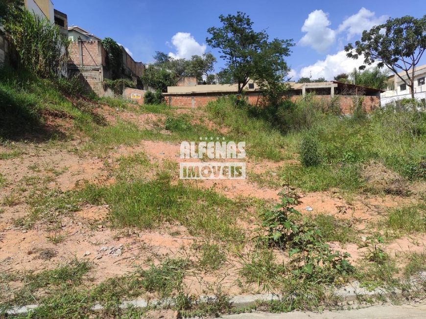 Lote à venda no Bairro Vila Verde
