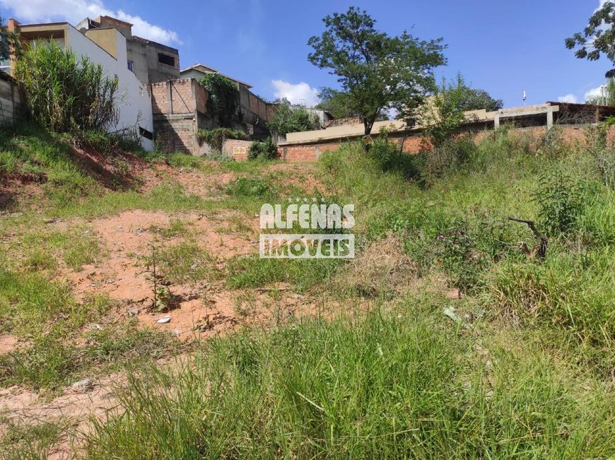Lote à venda no Bairro Vila Verde