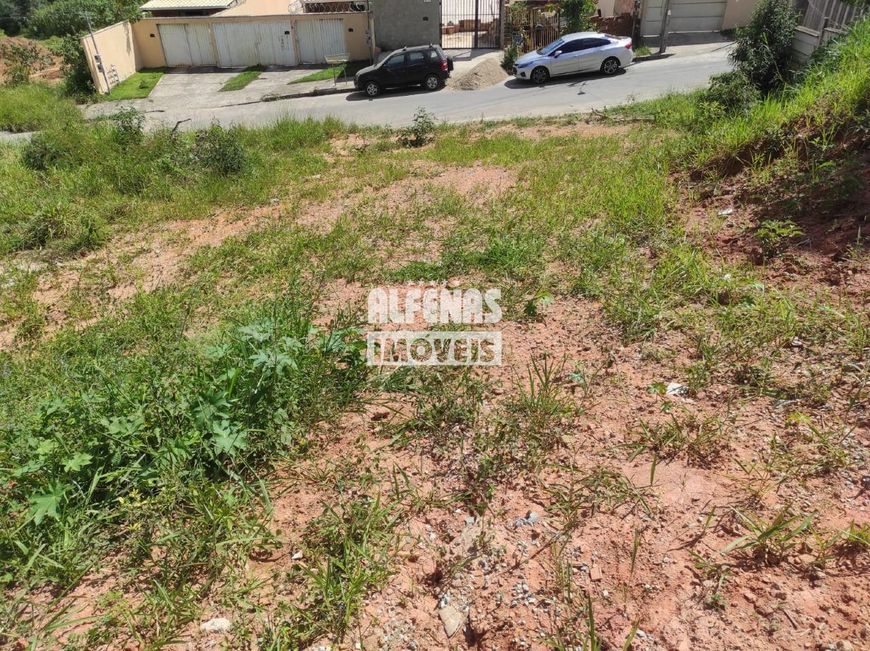 Lote à venda no Bairro Vila Verde