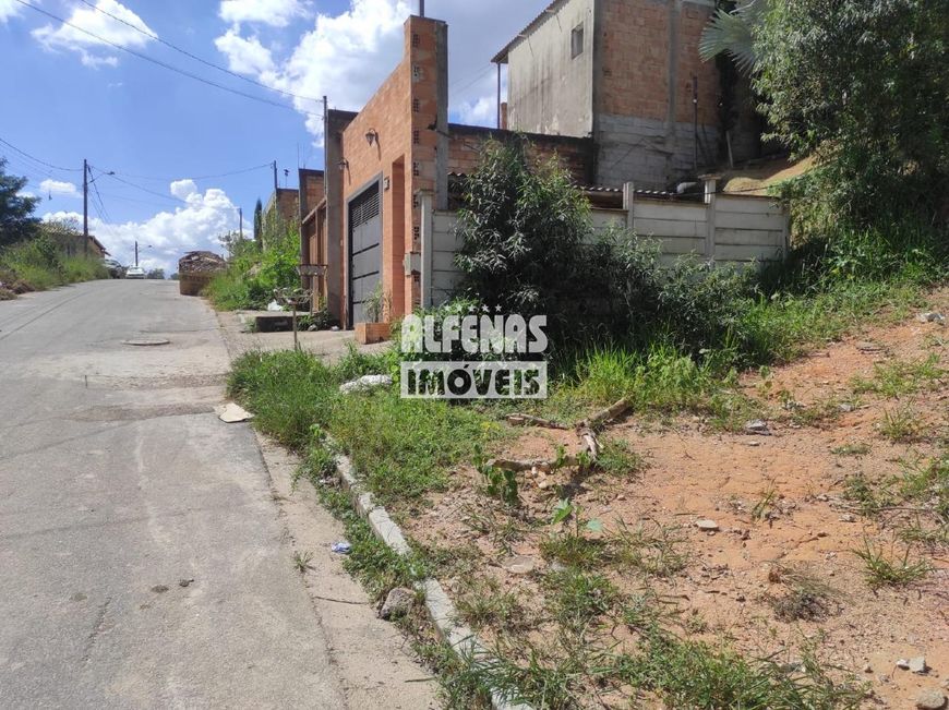 Lote à venda no Bairro Vila Verde