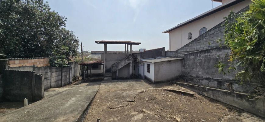 OPORTUNIDADE CASA COM 3 QUARTOS LOTE 360M² BAIRRO ESPIRITO SANTO - BETIM