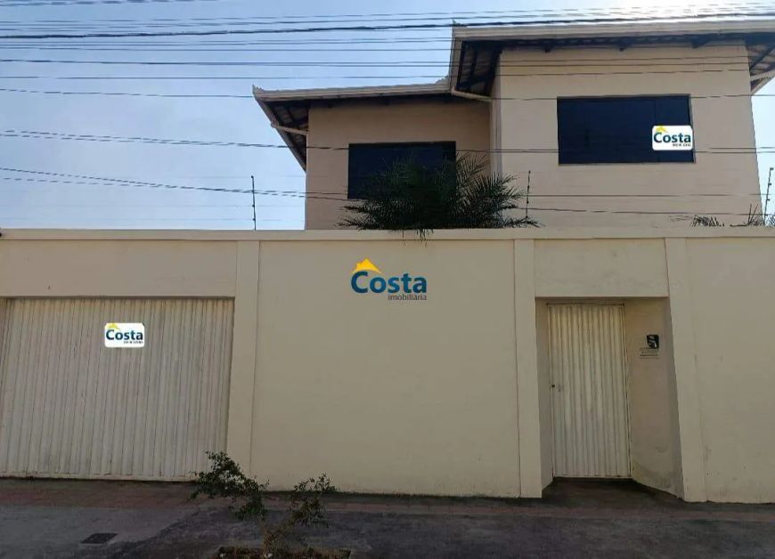 Encantadora Casa de Dois Pavimentos com Jardim e Hidromassagem