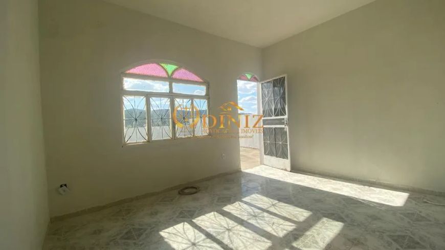 Casa para Venda em Betim, Itacolomi, 2 dormitórios, 1 banheiro, 3 vagas
