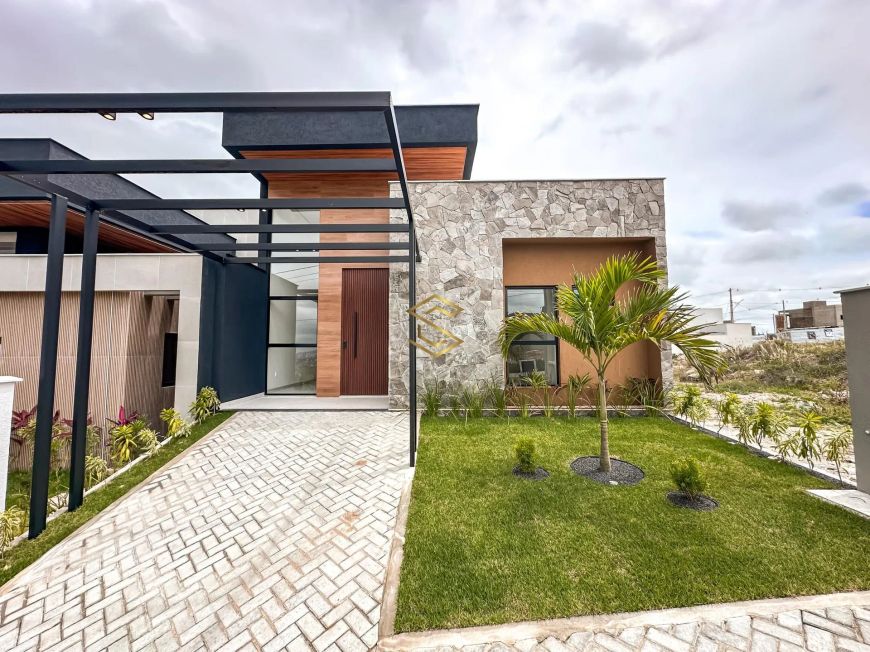 CASA EM CONDOMÍNIO COM 3 QUARTOS SENDO 2 SUITES, por apenas R$ 550.000,00