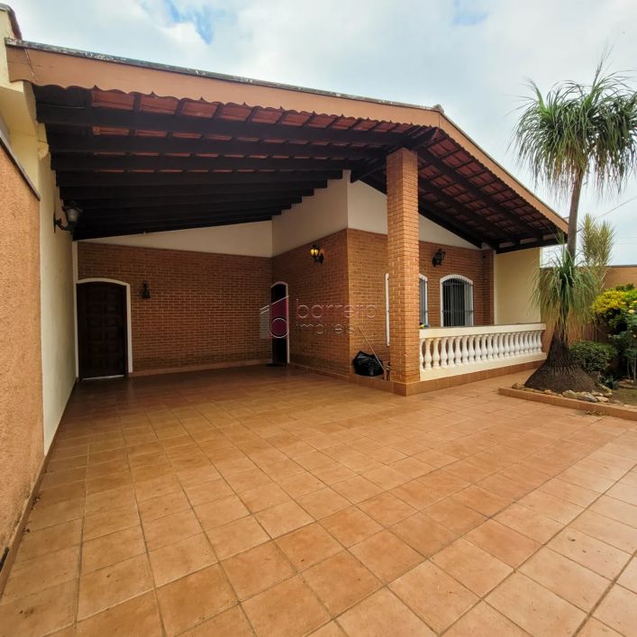 CASA TÉRREA COM EDÍCULA À VENDA NO BAIRRO TORRES DE SÃO JOSÉ - JUNDIAÍ/SP