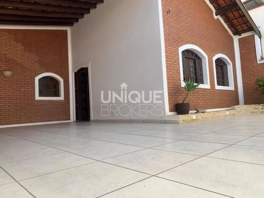 Casa com 3 quartos à Venda, Vila Santana II - Jundiaí
