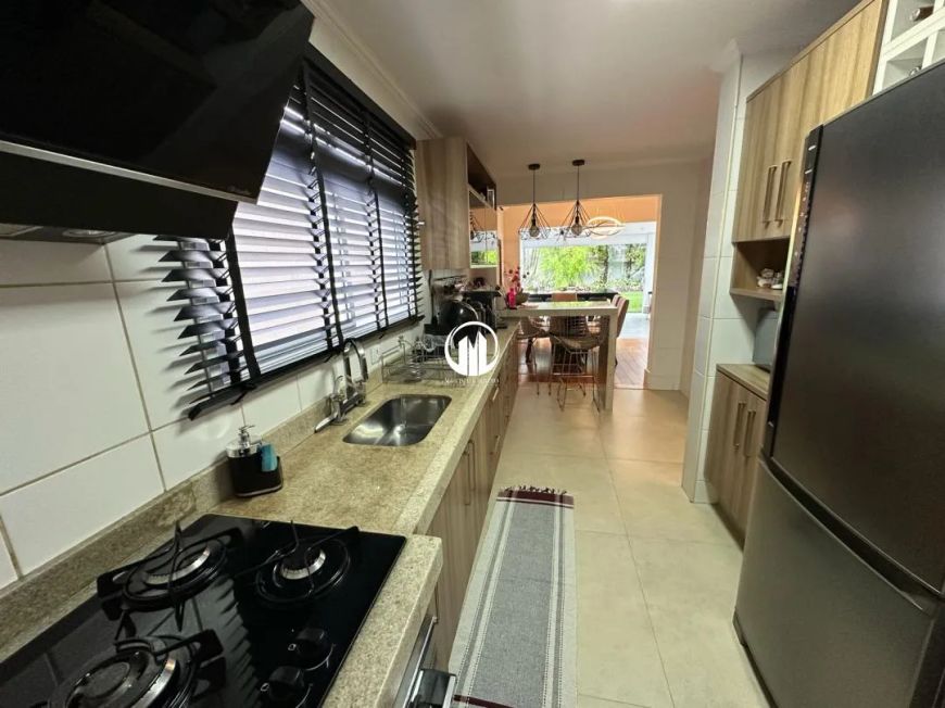 Casa a venda com 3 dormitórios sendo 1 Suíte master com closet - Medeiros - Condominio Chácara das P