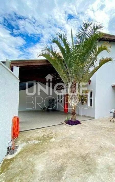 Sobrado com 3 quartos e amplo quintal no Jardim Copacabana, Jundiaí-SP