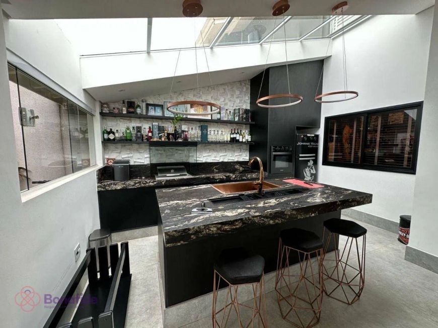 Casa com 3 dormitórios à venda, 173 m² por R$ 1.500.000 - Medeiros - Jundiaí/SP