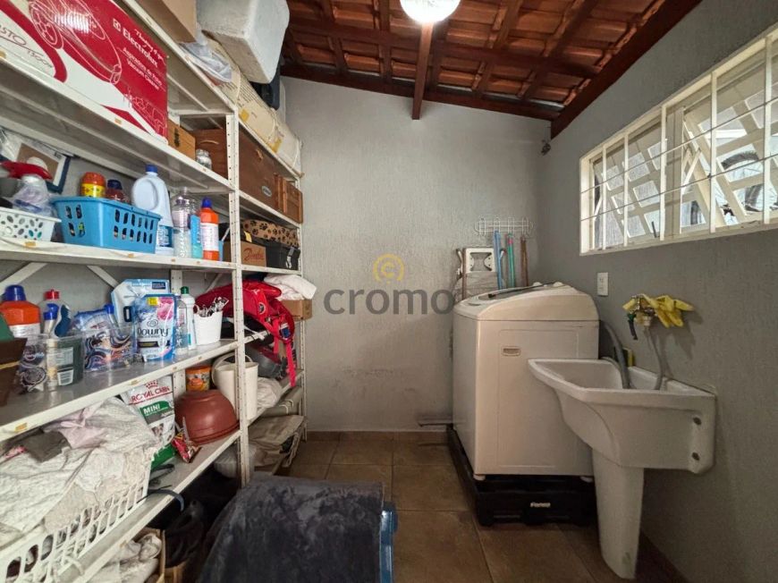 Casa à venda em Jundiaí-SP na Vila Garcia: 3 quartos, 1 suíte, 2 salas, 2 banheiros, ar condicionado