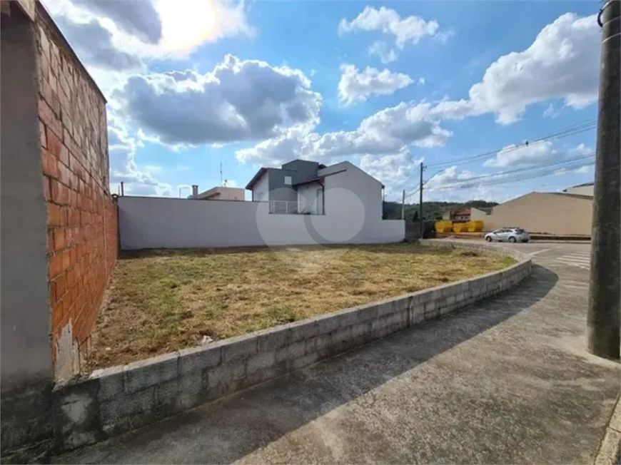Terreno à venda em Loteamento Jardim Ipanema - SP