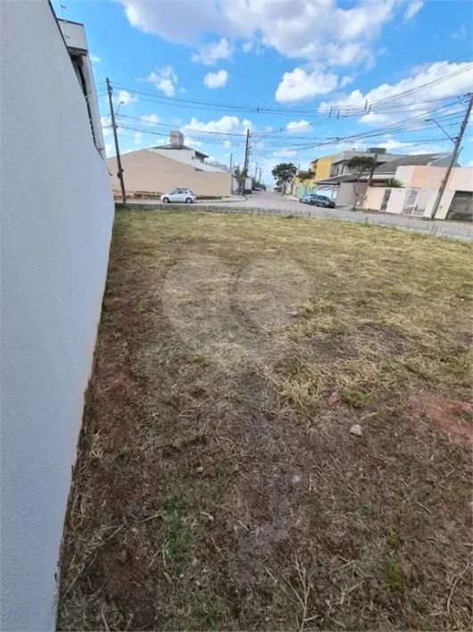 Terreno à venda em Loteamento Jardim Ipanema - SP