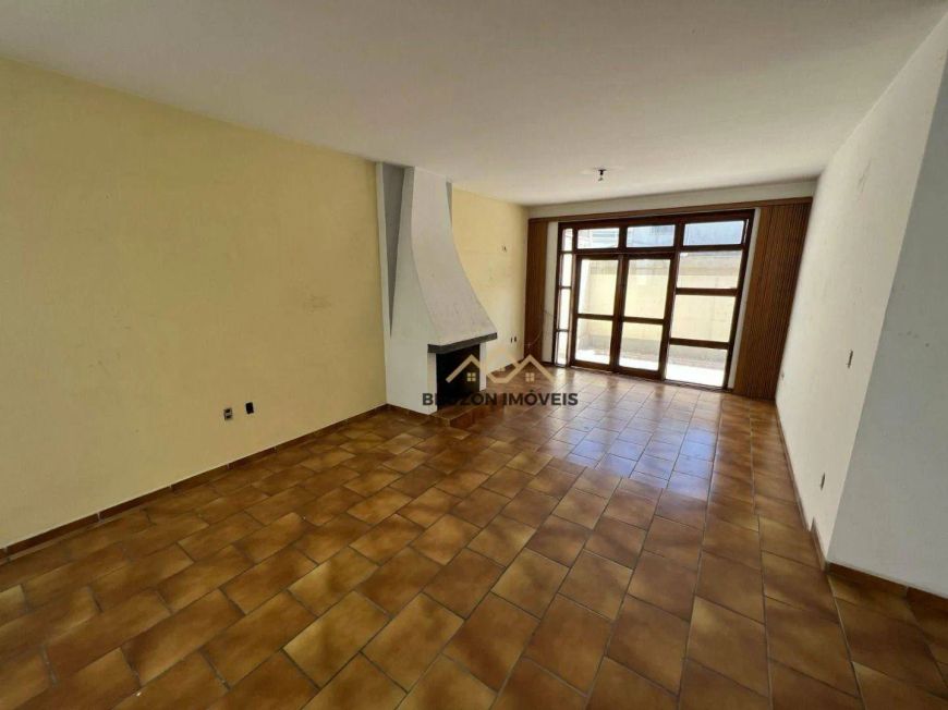 CASA RESIDENCIAL/COMERCIAL A VENDA, 3 QUARTOS, 308M²A.T, 253M²A.C, R$1.200.000.00, VILA VIANELO - JU