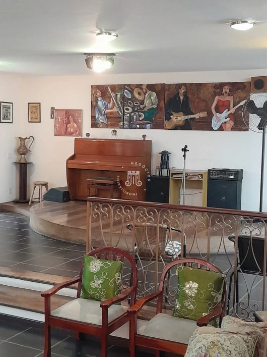 CASA PARA USO MISTO À VENDA EM BAIRRO NOBRE DE JUNDIAÍ/SP