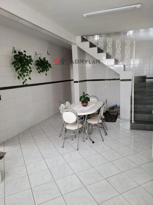 Casa à venda em Jundiaí, Jardim do Lírio, com 3 quartos, com 450 m²