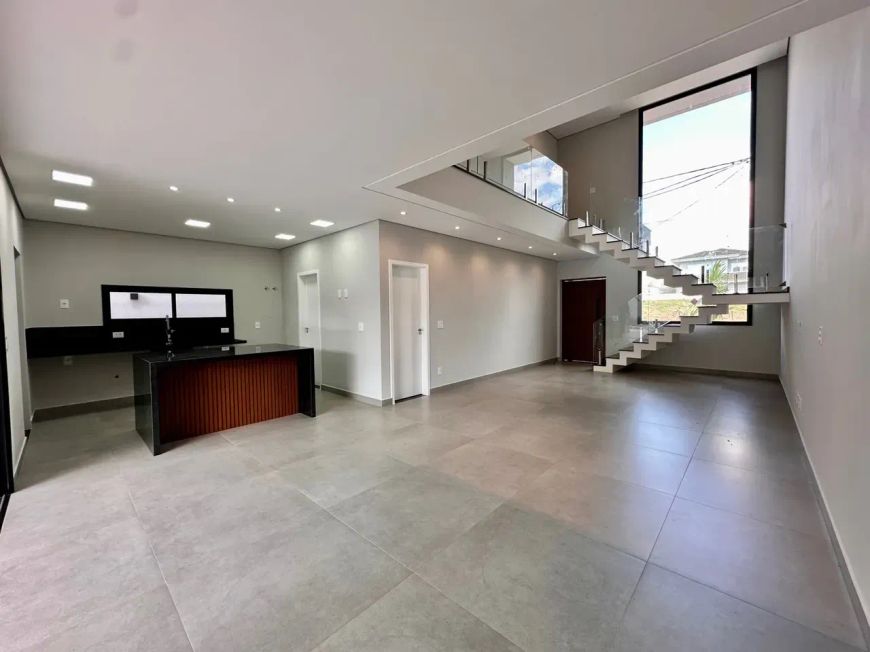 Casa de Condomínio para venda com 250 m², 4 vagas