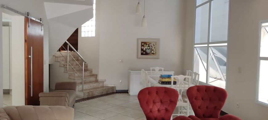 Casa para venda tem 360m² com 3 quartos em Horto Santo Antonio - Jundiaí - SP