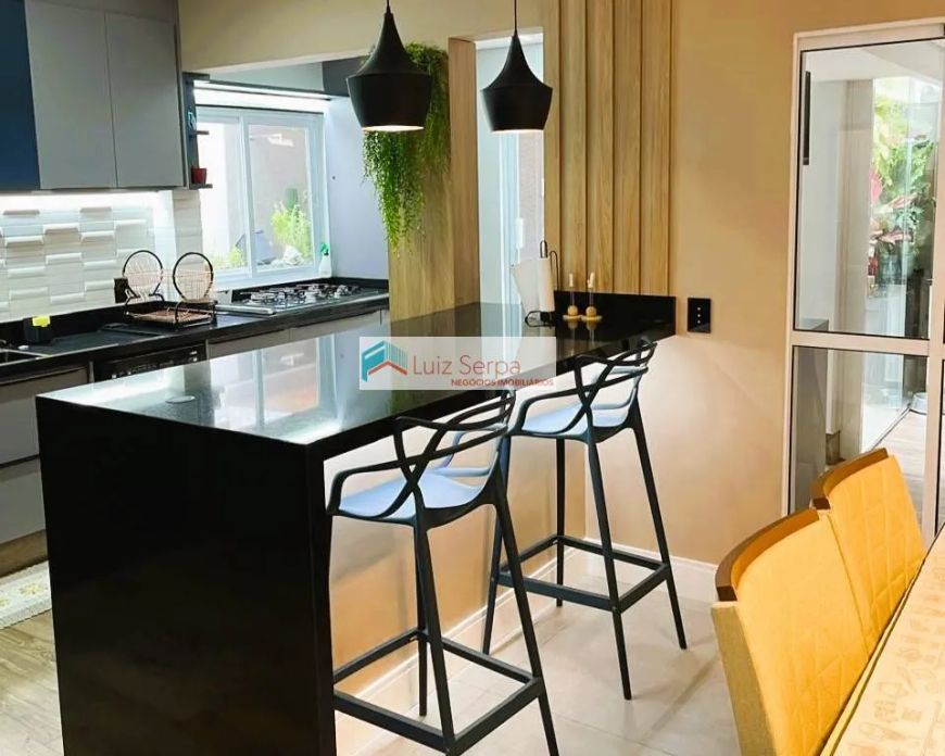 Sobrado em condomínio fechado com 03 quartos, 140 m2, Medeiros, Jundiaí, SP
