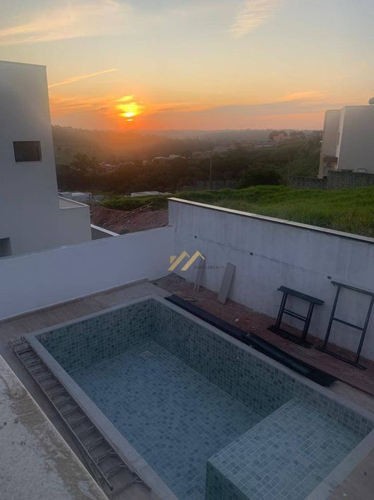 Casa com 3 Quartos à Venda, 284 m² por R$ 2.280.000 - Vale Azul II - Jundiaí/SP