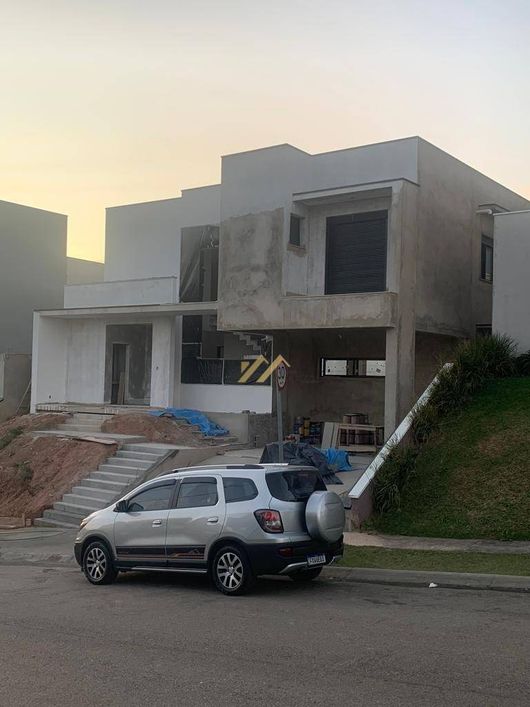 Casa com 3 Quartos à Venda, 284 m² por R$ 2.280.000 - Vale Azul II - Jundiaí/SP