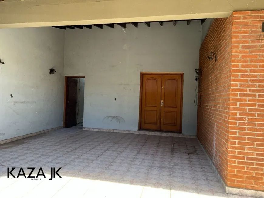 Casa a venda para uso comercial ou residencial no Vianelo, Jundiaí. Excelente localização próximo a