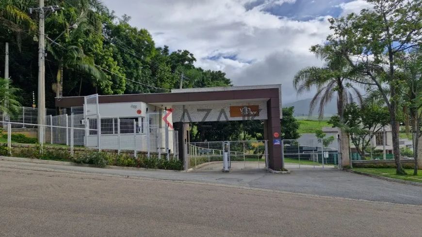 Comprar/vendo: Terreno a venda com 300m², plano, no condomínio Villa Giardino, Quinta das Videiras,