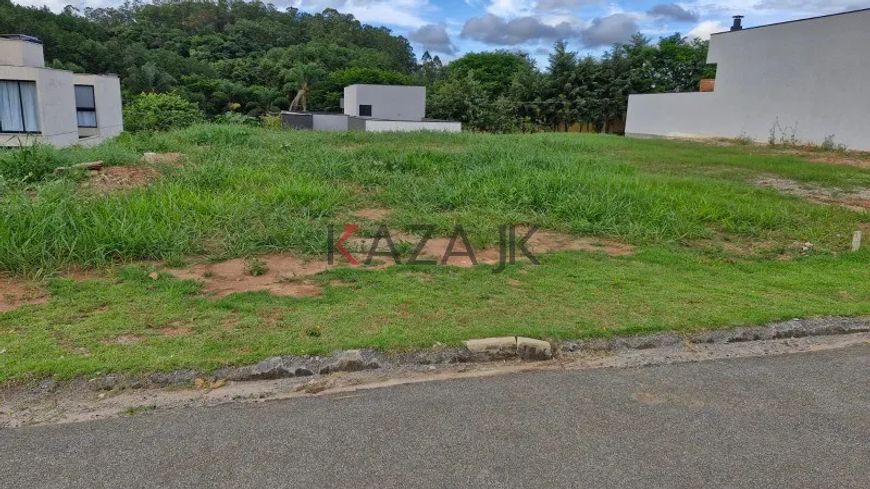 Comprar/vendo: Terreno a venda com 300m², plano, no condomínio Villa Giardino, Quinta das Videiras,