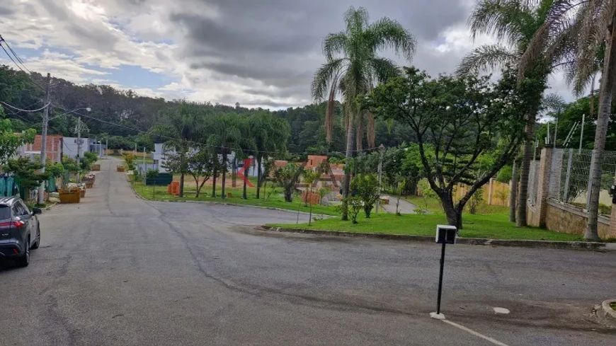 Comprar/vendo: Terreno a venda com 300m², plano, no condomínio Villa Giardino, Quinta das Videiras,